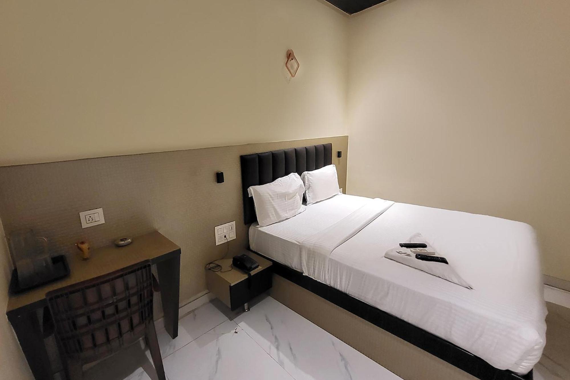 Fabhotel Prime Land - Nr Bkc Mumbai Exteriör bild